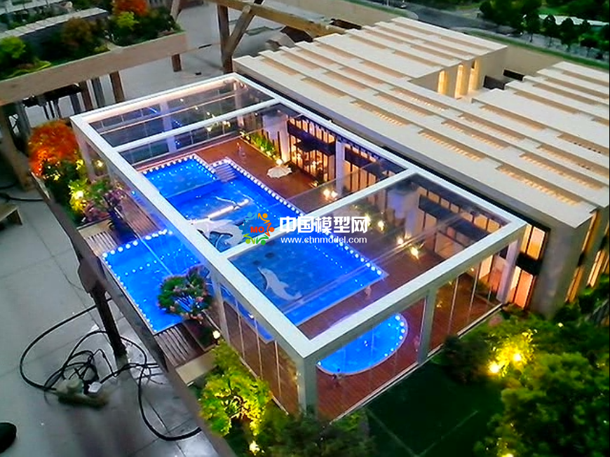 動態(tài)泳池天窗