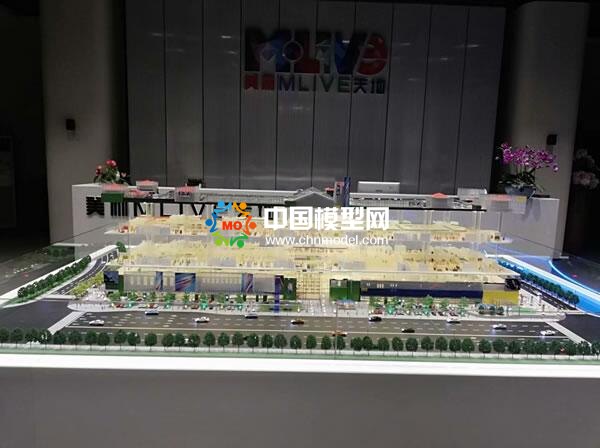 模型使用升降技術(shù)完美剖析內(nèi)部空間