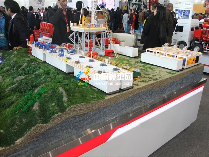 頁巖氣勘測(cè)開發(fā)裝備一體化沙盤模型